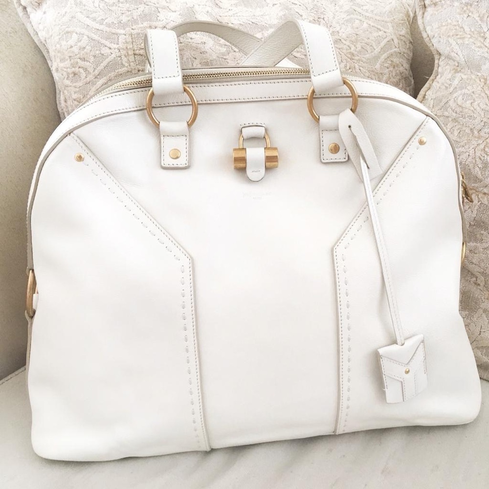 Preloved Large YSL Muse in off white color, gold hardware.